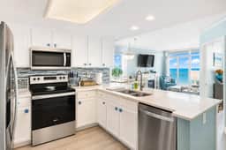 Bay Watch Resort 502 - Image 3